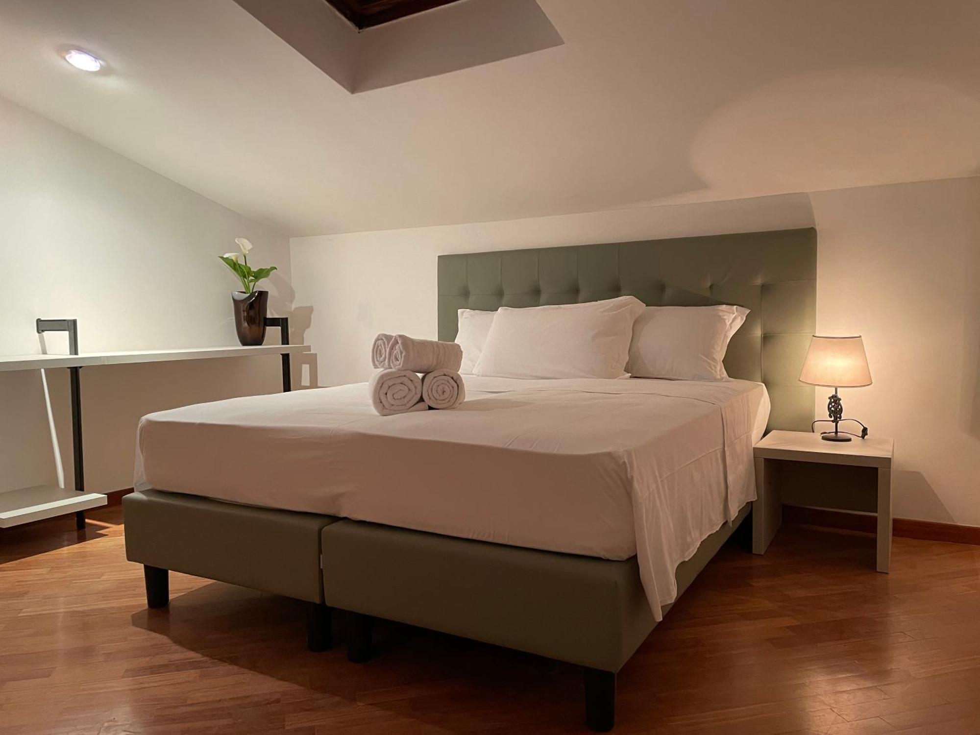 Attic Garden Hotel Rom Eksteriør billede