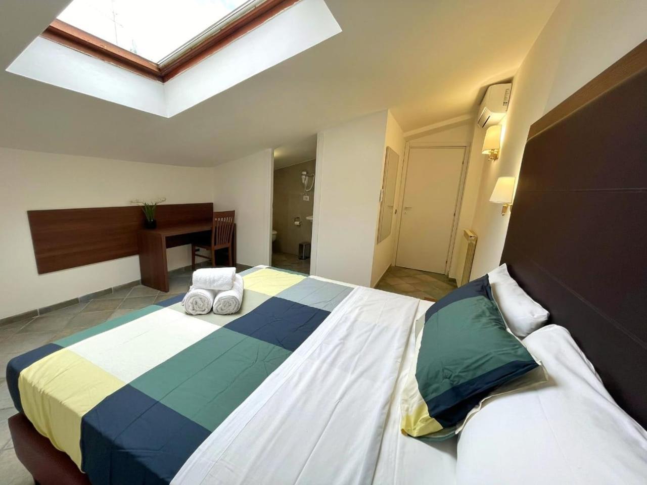 Attic Garden Hotel Rom Eksteriør billede