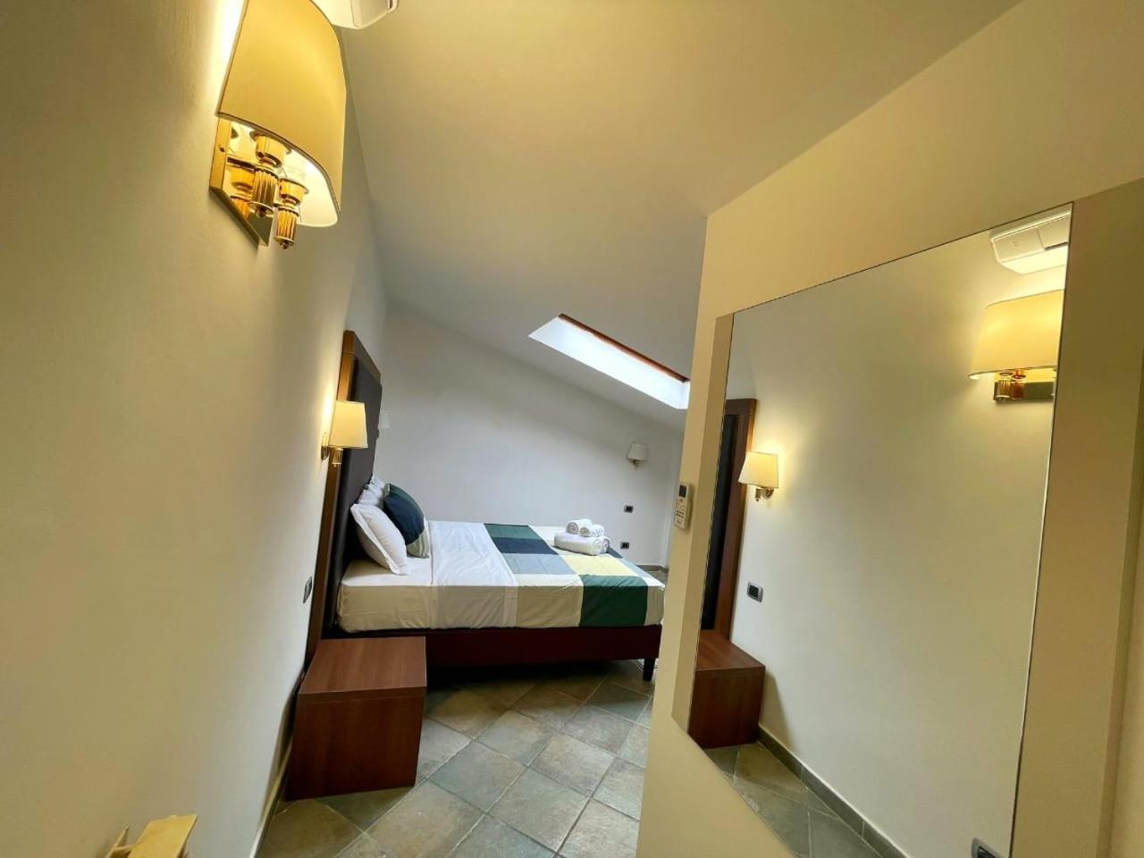 Attic Garden Hotel Rom Eksteriør billede