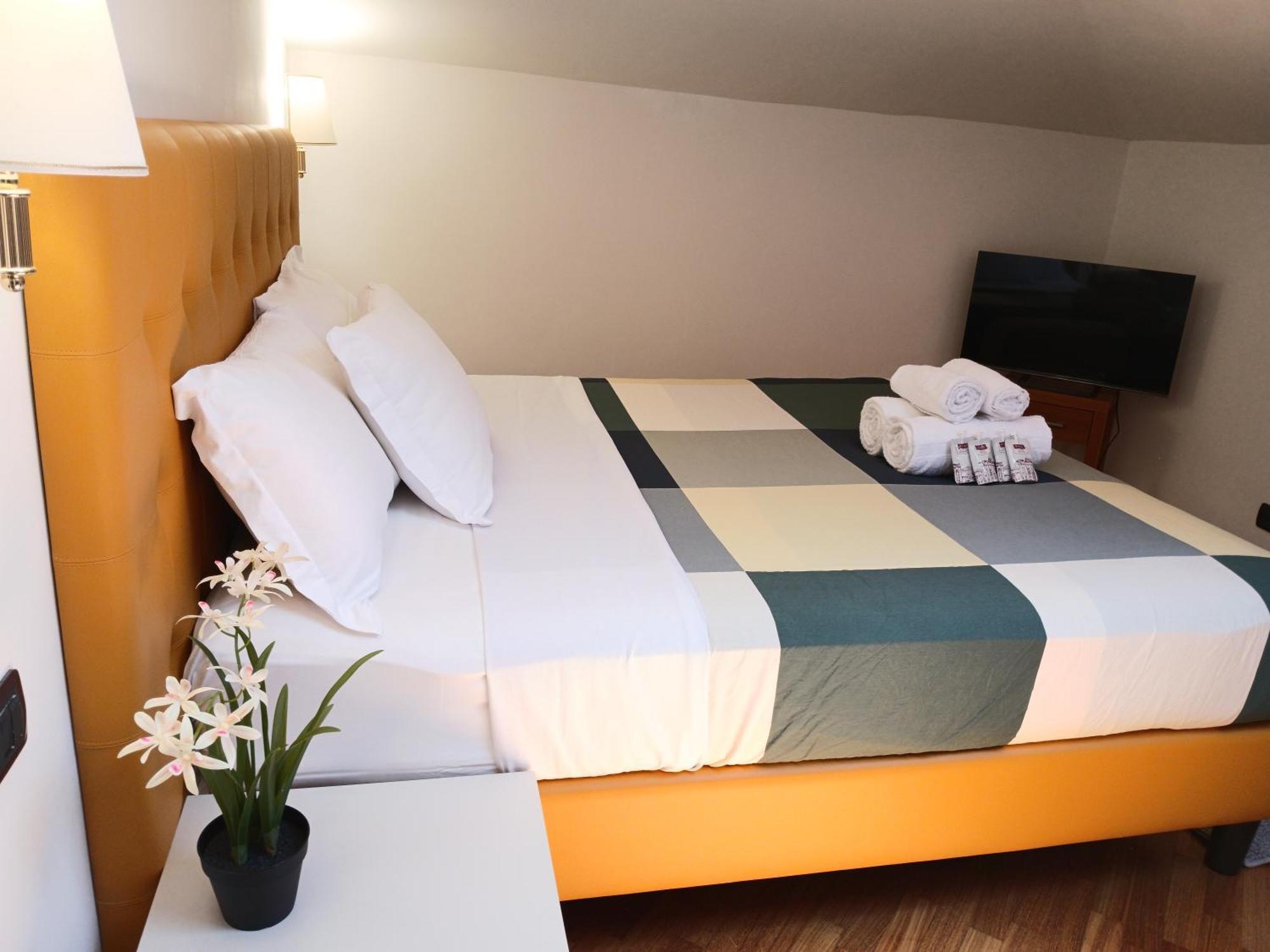 Attic Garden Hotel Rom Eksteriør billede