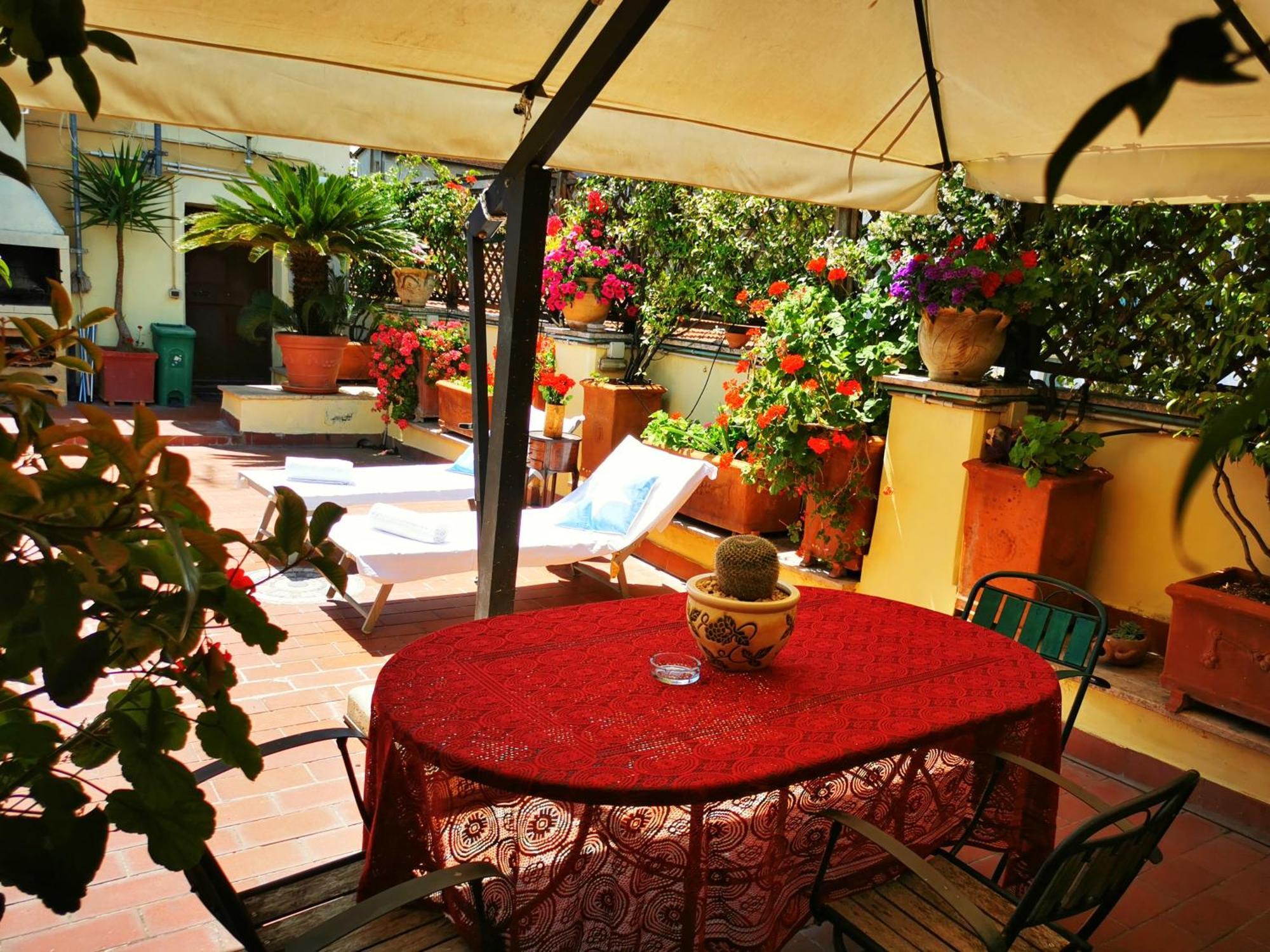 Attic Garden Hotel Rom Eksteriør billede