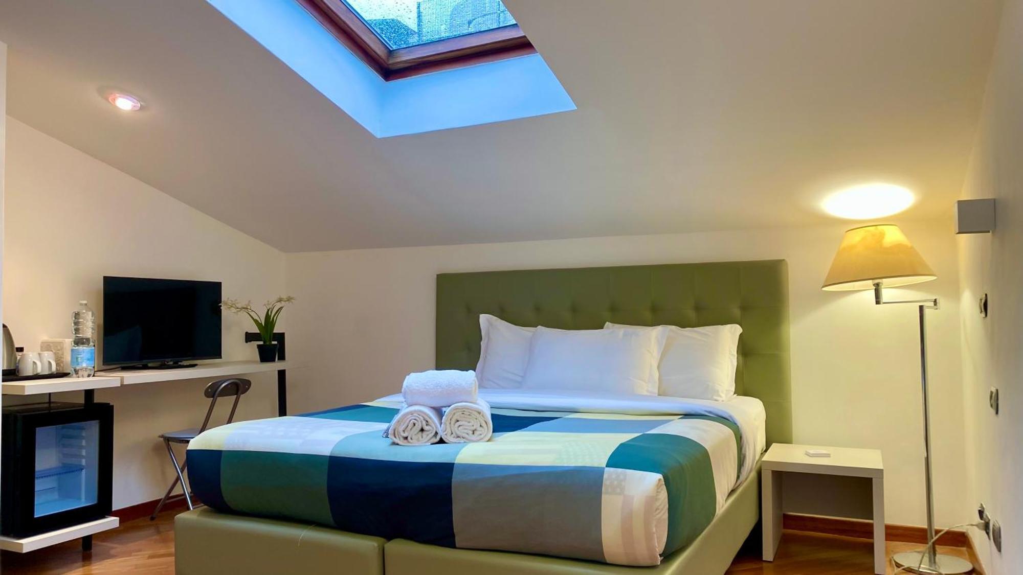 Attic Garden Hotel Rom Eksteriør billede