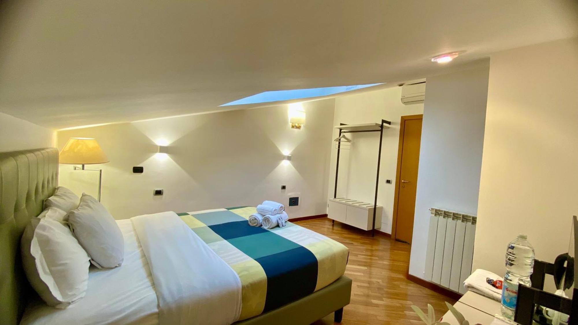 Attic Garden Hotel Rom Eksteriør billede